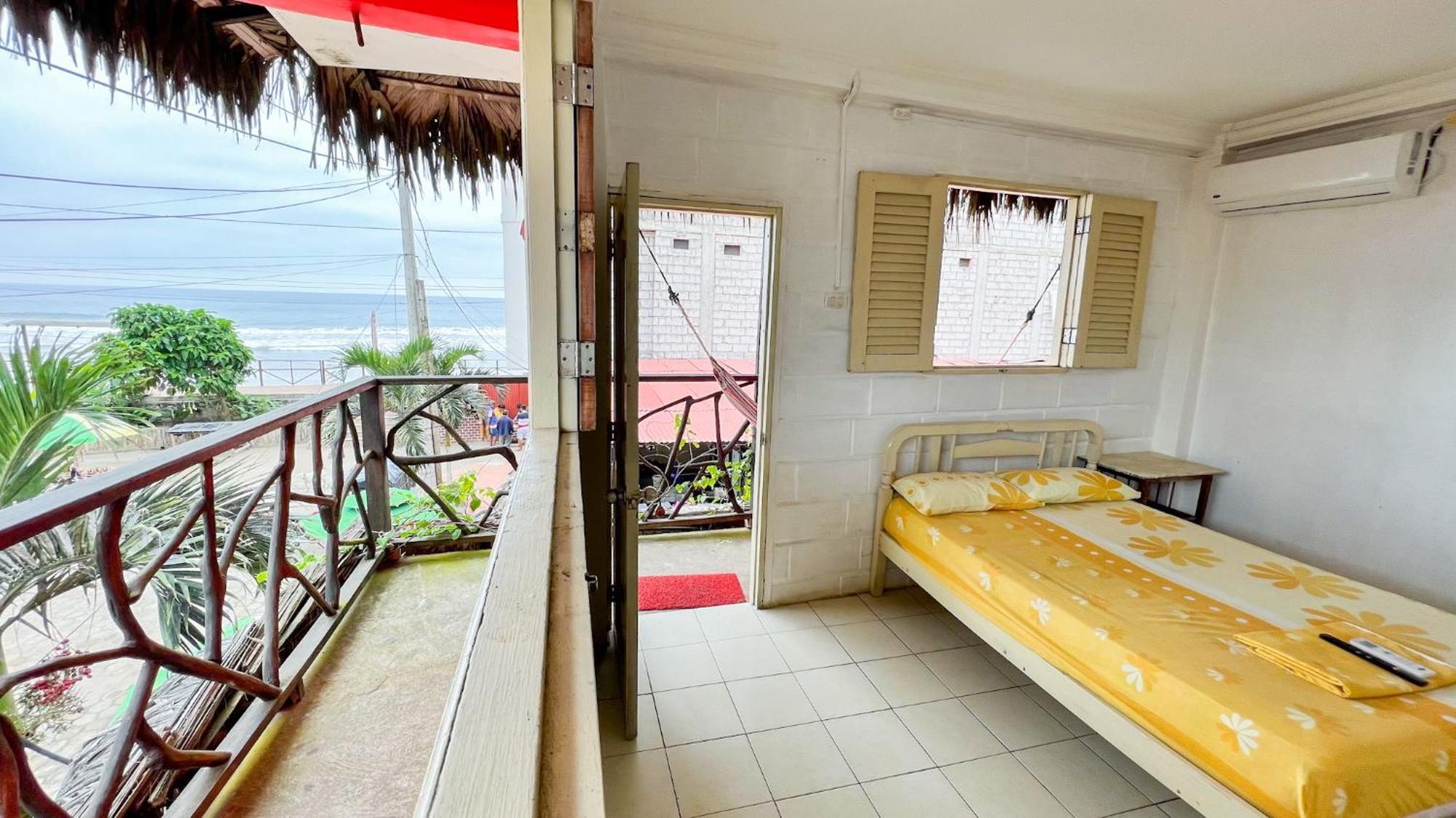 Arrecife Montanita Hostal Bagian luar foto